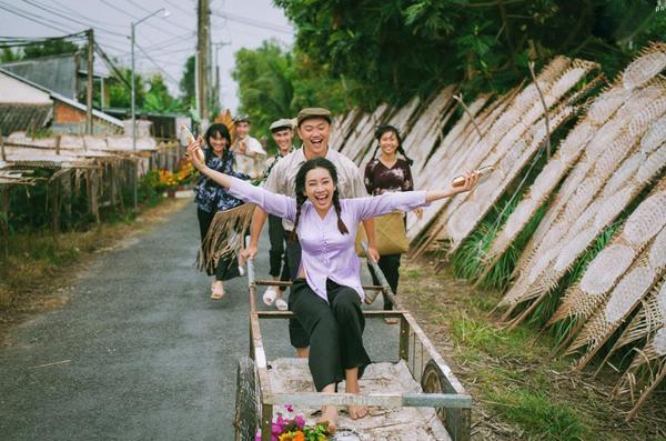 Không được tỏ tình, muốn cưới phải… ngồi khai lí lịch, nàng 9x vẫn yêu anh bất chấp
